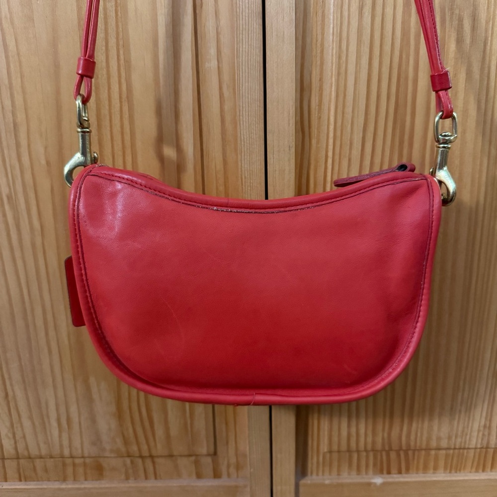 LAST CHANCE CLOSET CLOSING Vintage USA Coach Swinger Coral Red Orange Leather - Picture 4 of 12